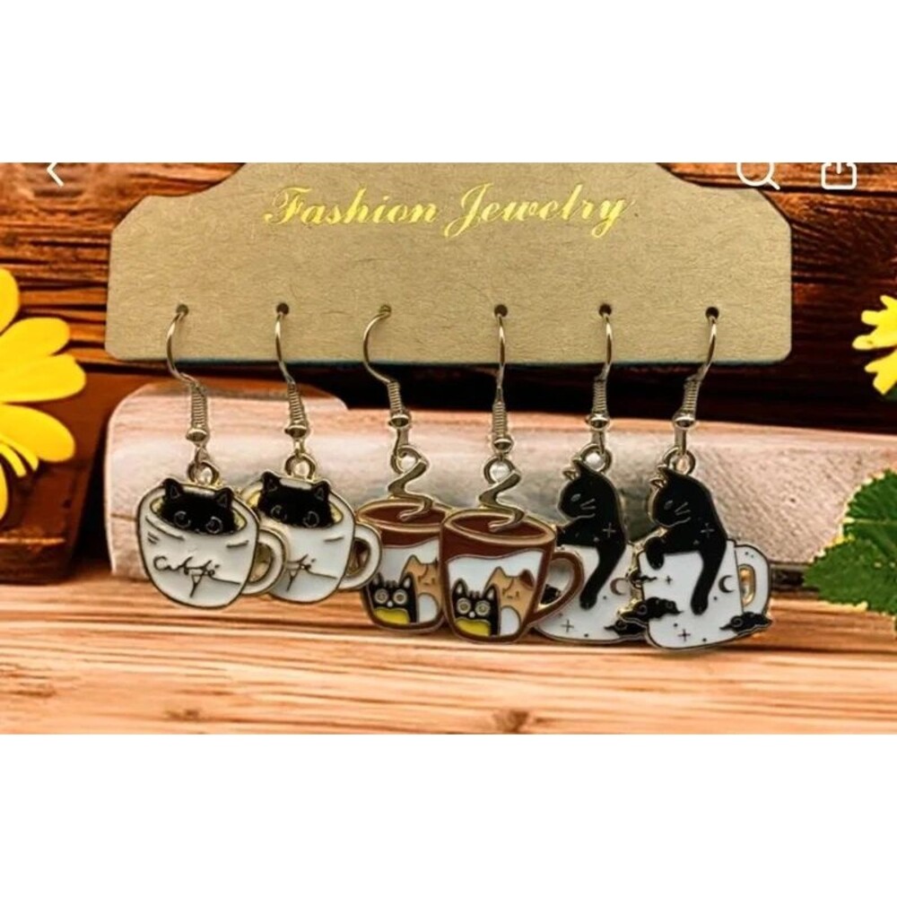 Cats in coffee mugs earrings